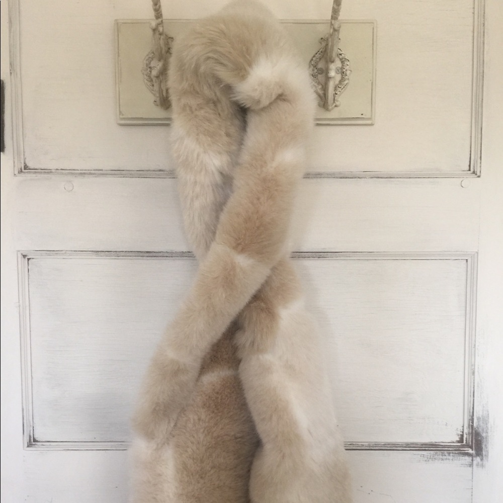 Scarf - Picture 2 of 3