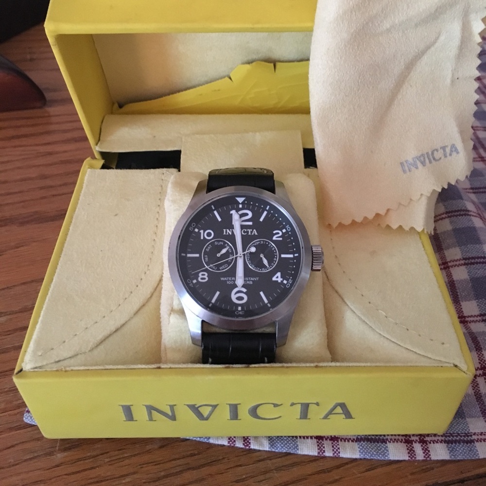 Invicta Mens Watch - Picture 1 of 2