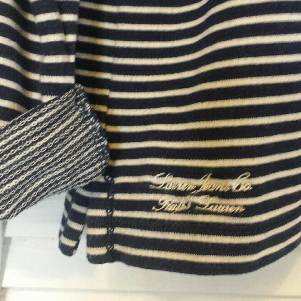 Womans Top - Picture 2 of 4