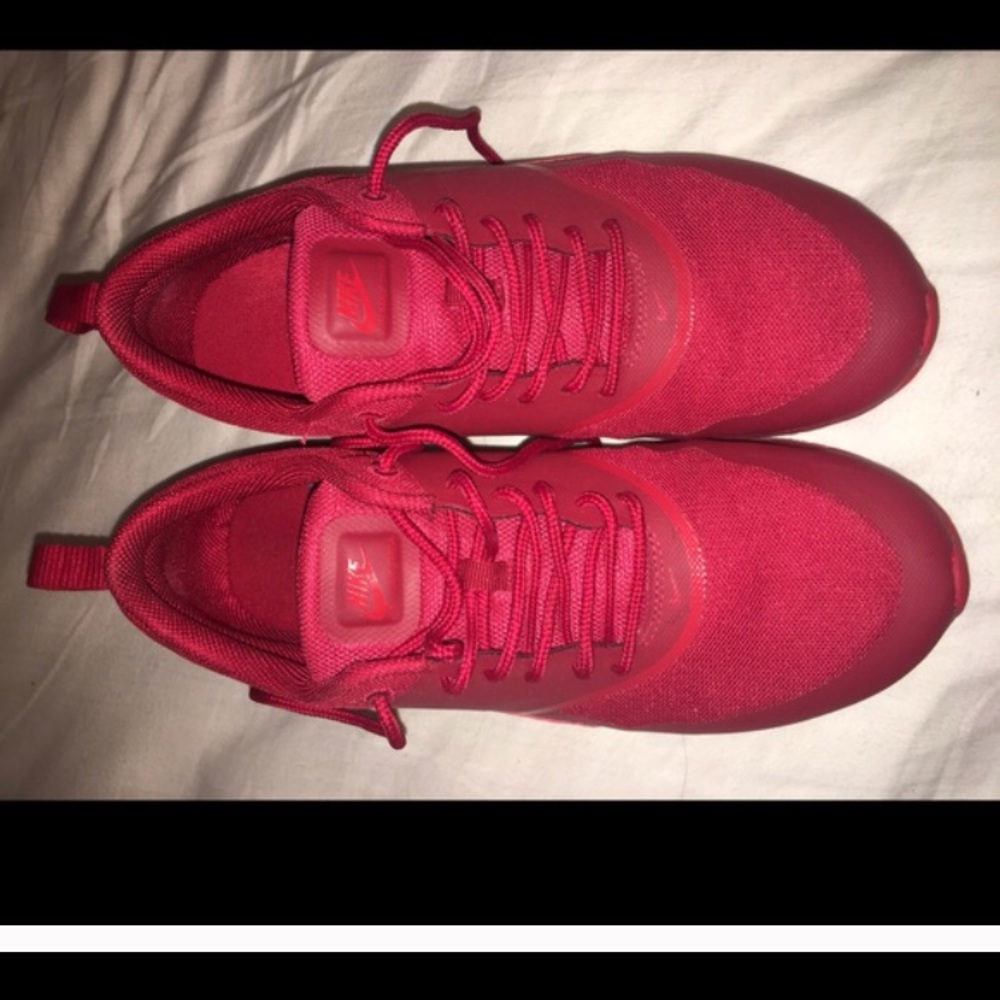 Nike red air max Thea 81/2