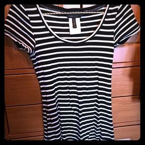 BCBG striped T