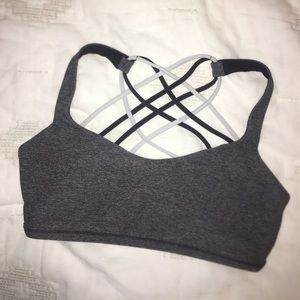 Lululemon free to be wild bra size 6