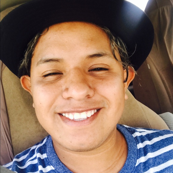 Meet your Posher, Ricardo - Picture 1 of 1