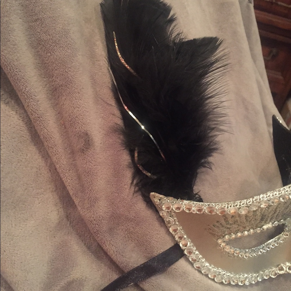 MASQUERADE MASK - Picture 5 of 6