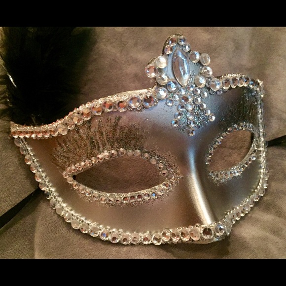 MASQUERADE MASK - Picture 2 of 6