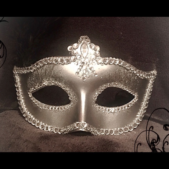MASQUERADE MASK - Picture 4 of 6