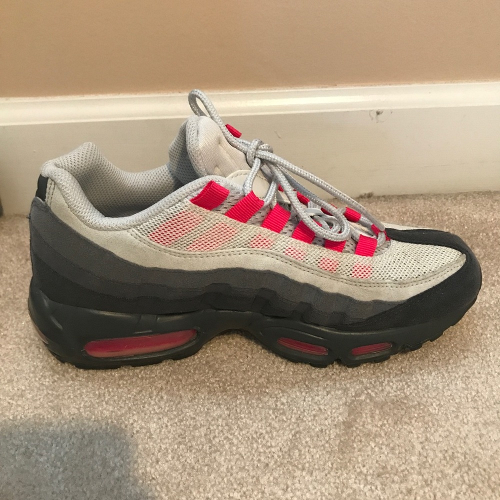 Nike hot pink air max