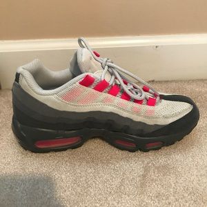 Nike hot pink air max