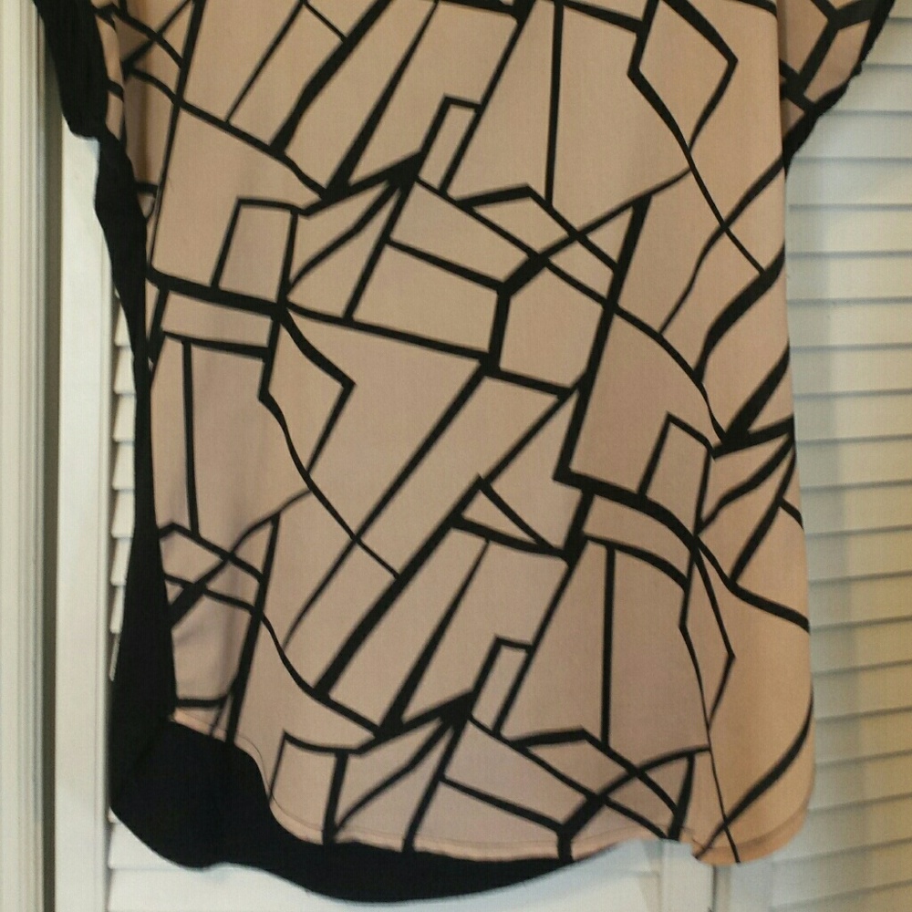 Womans Top - Picture 2 of 5