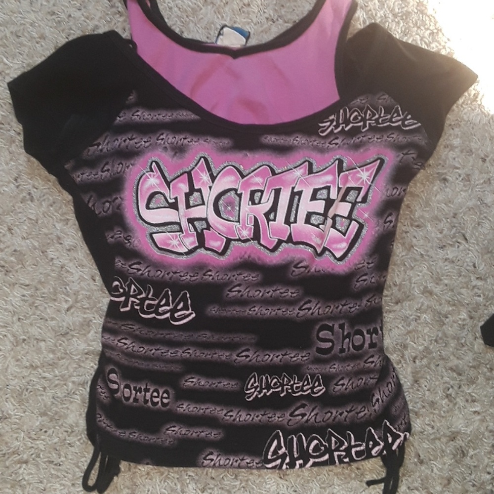 MediumBlack belly shirt shortee logo