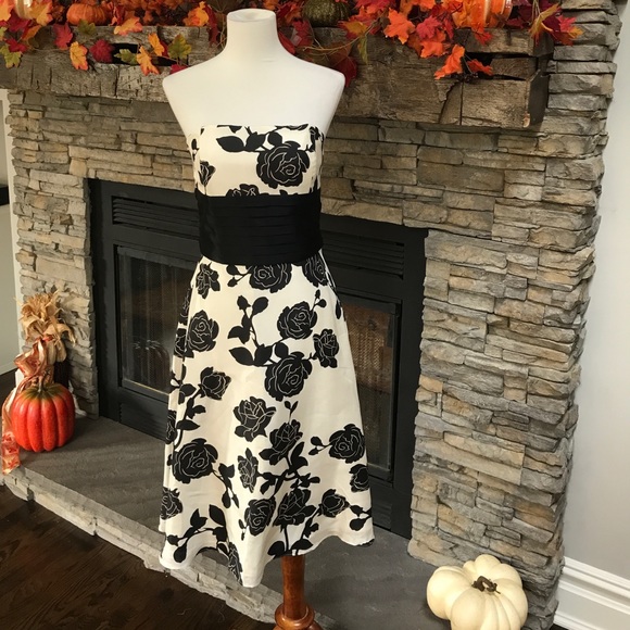 White House black market dress - Picture 2 of 4