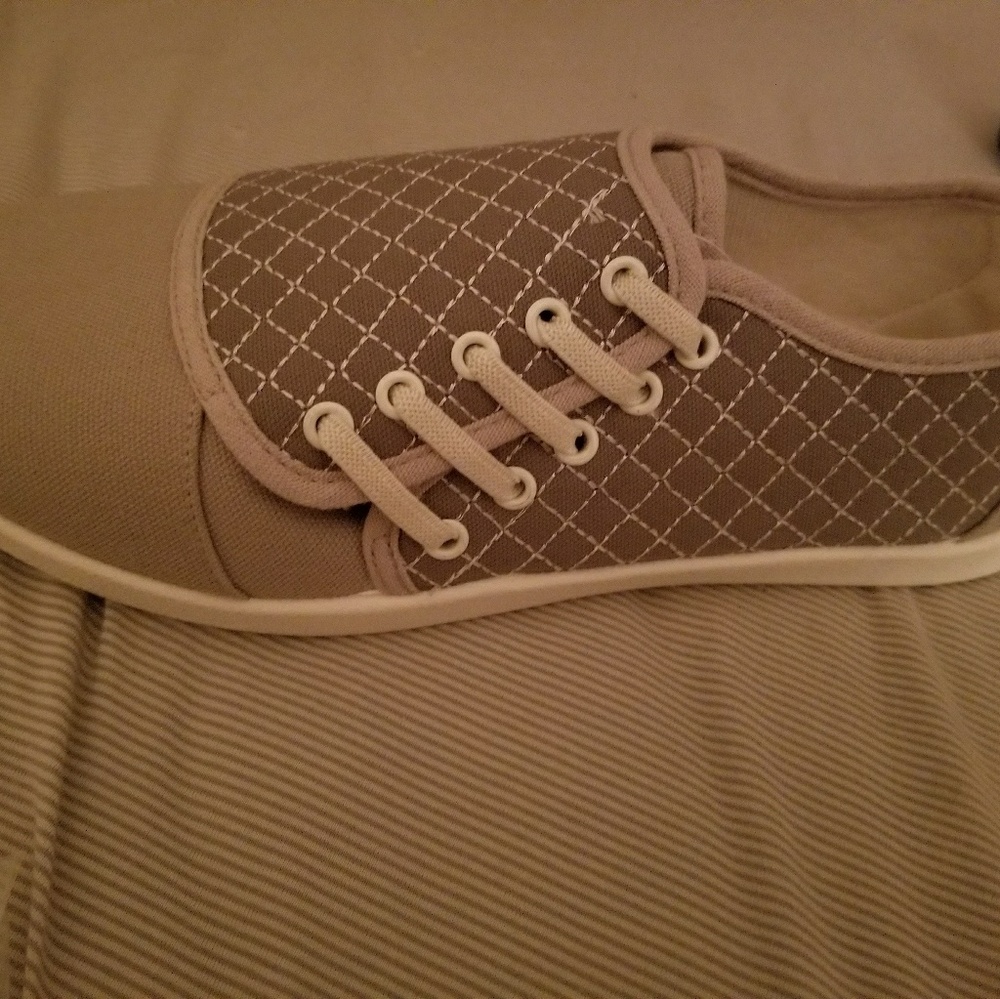 Woman's  Size 9   Espadrille  Shoes
