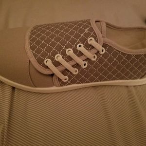 Woman's  Size 9   Espadrille  Shoes