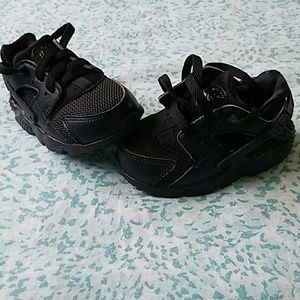 New Toddler Black Huraches