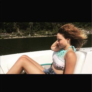 Meet your Posher, Caitlyn