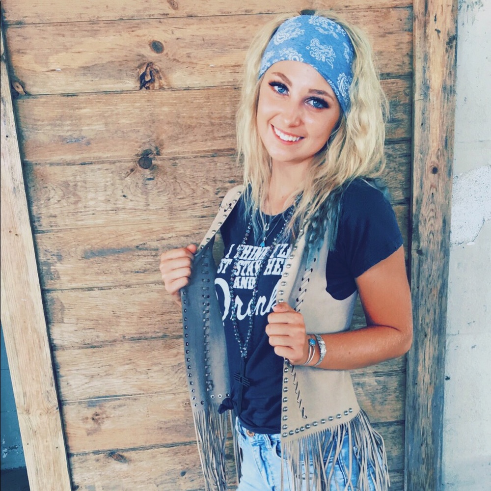 Meet your Posher, Abby