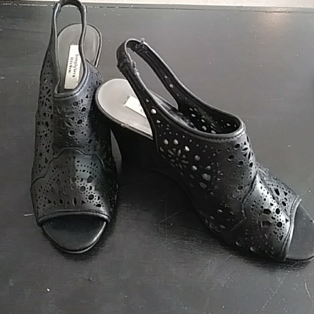 Simply Vera open toe wedges