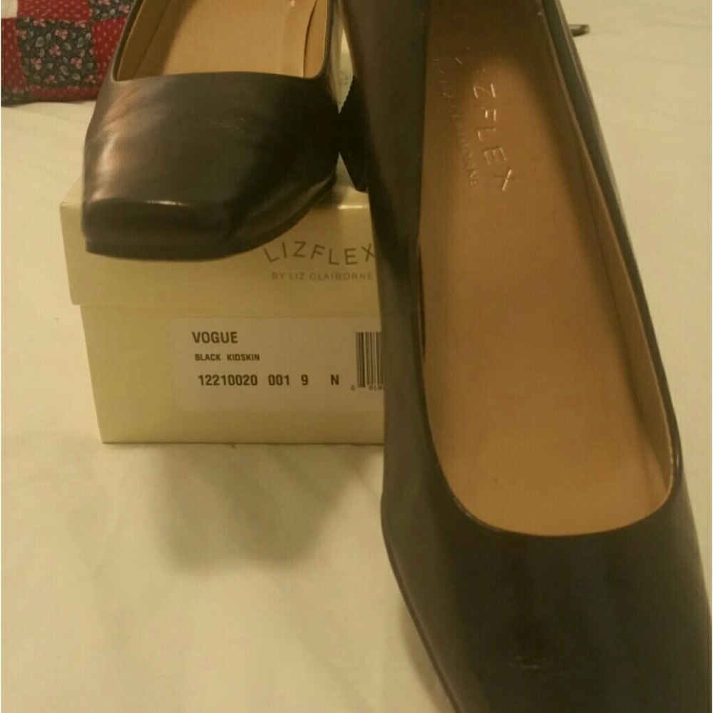 Liz Claiborne 9 N black heels