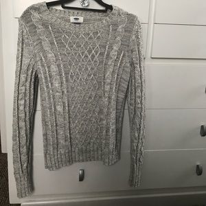 Old Navy Gray sweater like new Old Navy Gray sweater like new