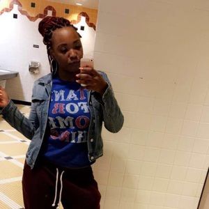 Meet your Posher, Amina