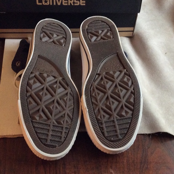 Shoe - Picture 2 of 4