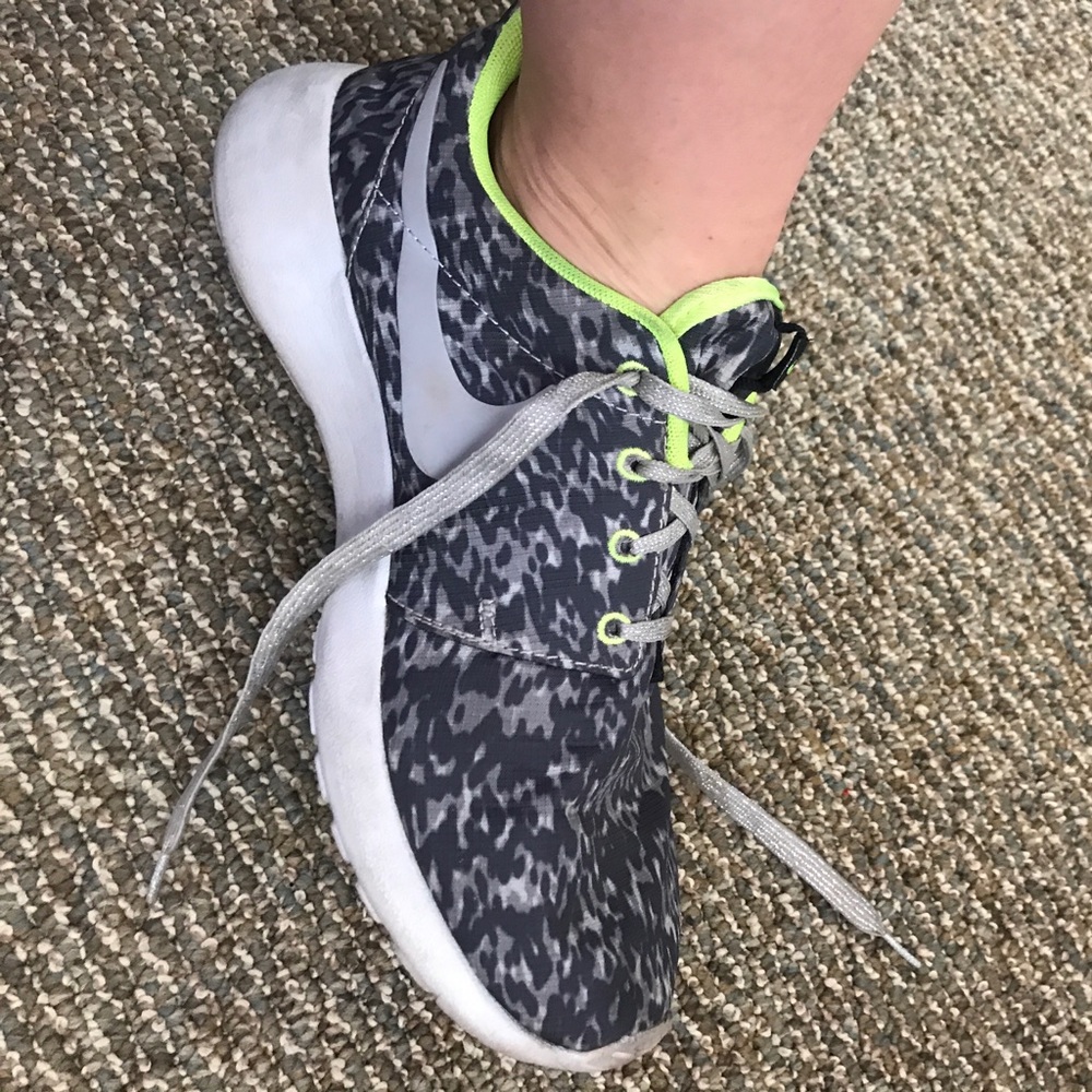 NIKE ROSHCE