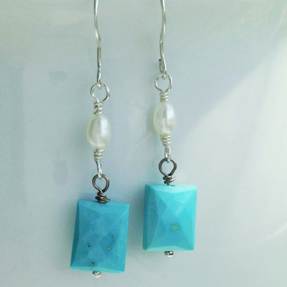 Turquoise Drop ears NWOT