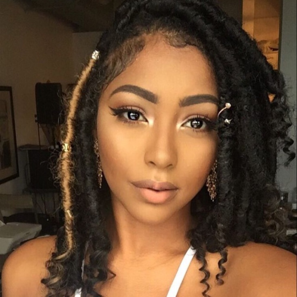 Meet your Posher, Sheila