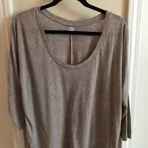 SUPER SOFT ✨ 3/4 length top