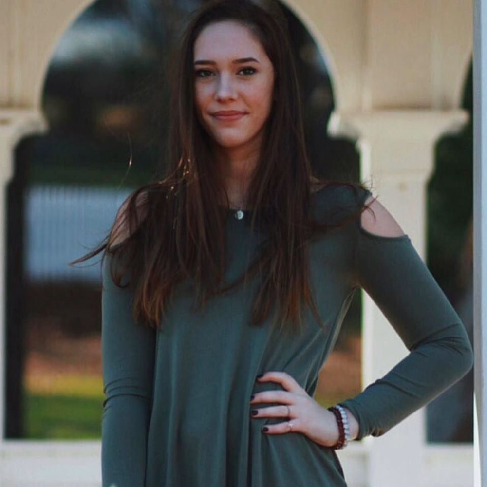 Meet your Posher, Julia