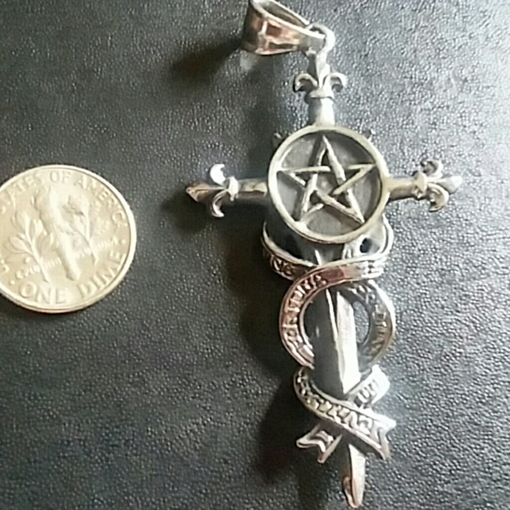 🇬🇪Gothic Punk Cross Pendant!!