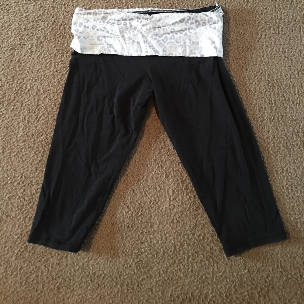 PINK yoga capris
