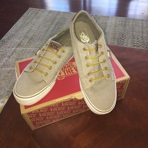 Like new canvas Vans