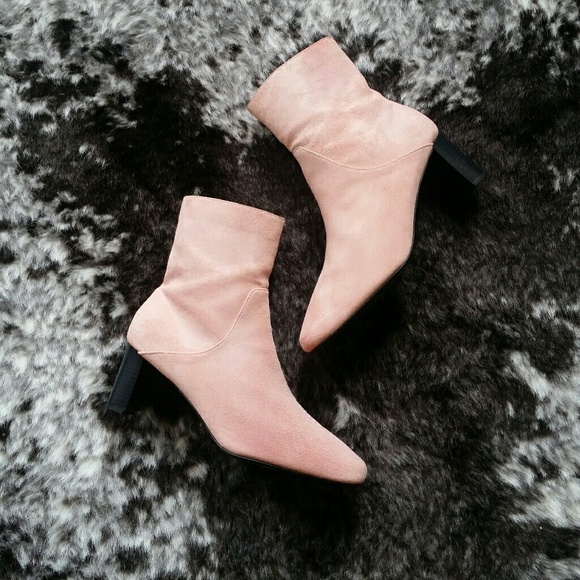 Shoes - Blush pink genuine suede zip up booties