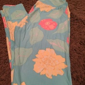 LuLaRoe OS floral leggings