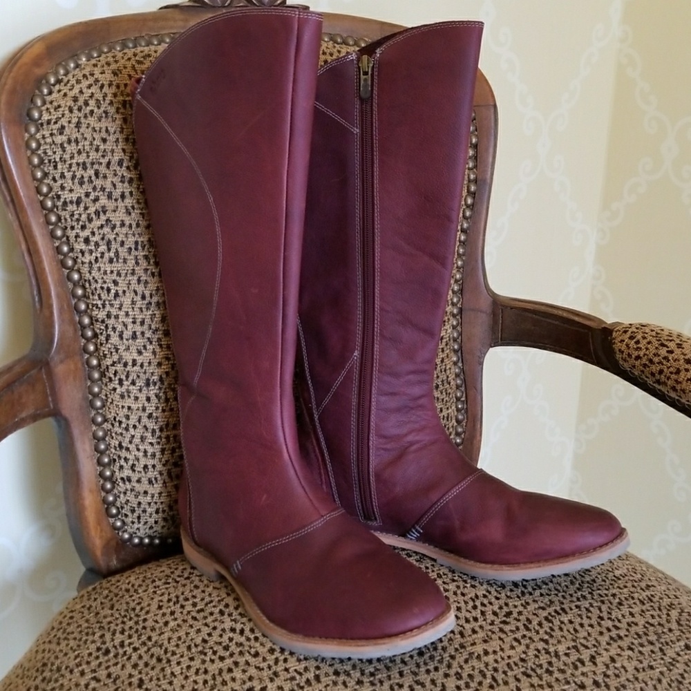 Ahnu Helena Boots