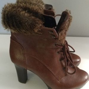 Fashion Boots with faux fur