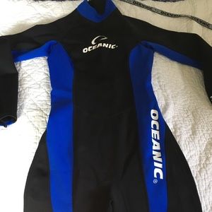 Oceanic women'a short legged, long sleeved wetsuit