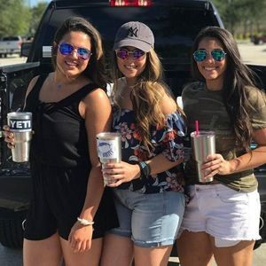 Meet your Posher, Tara