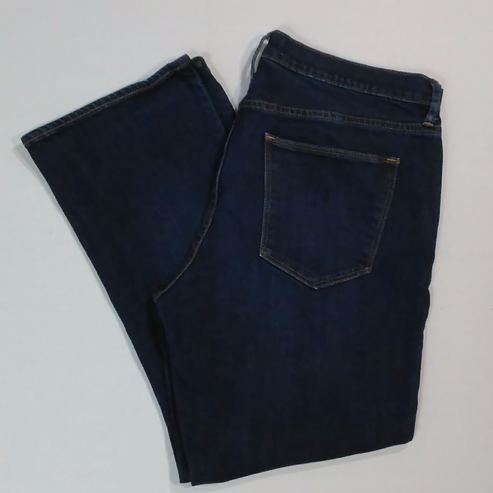 Gap dark wash Crop Kick jeans Size 31