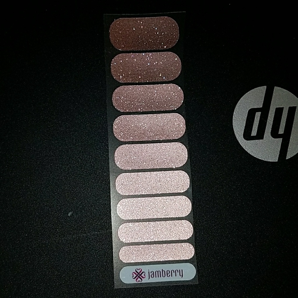 Jamberry half sleeve