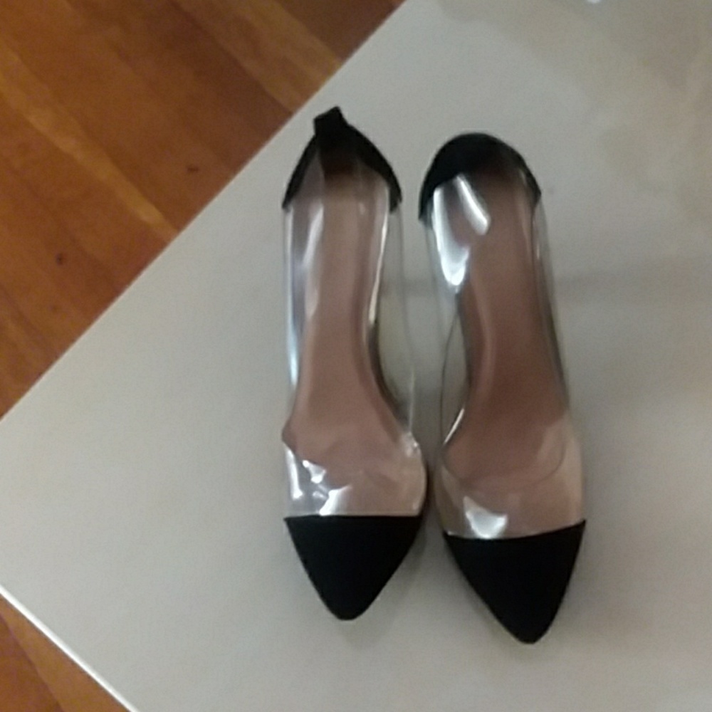 Shoe - Picture 2 of 3