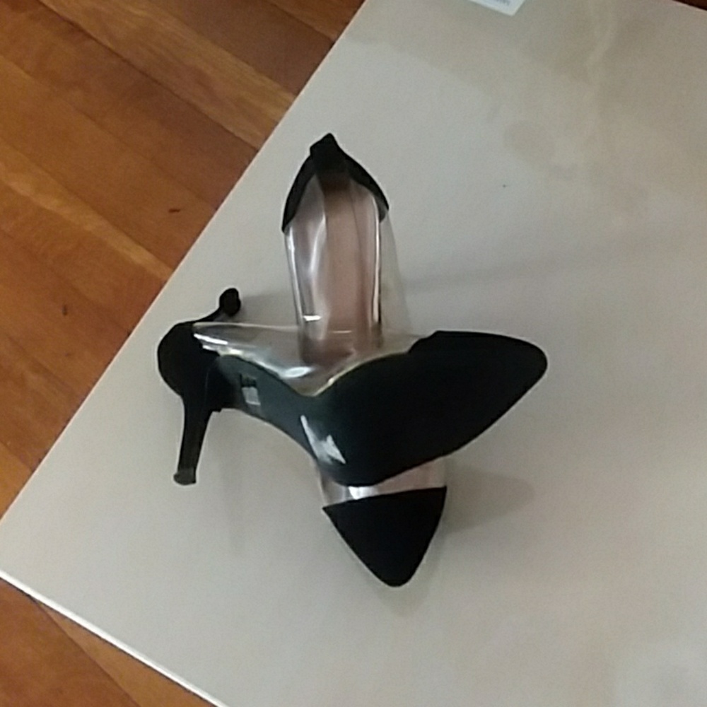 Shoe - Picture 3 of 3