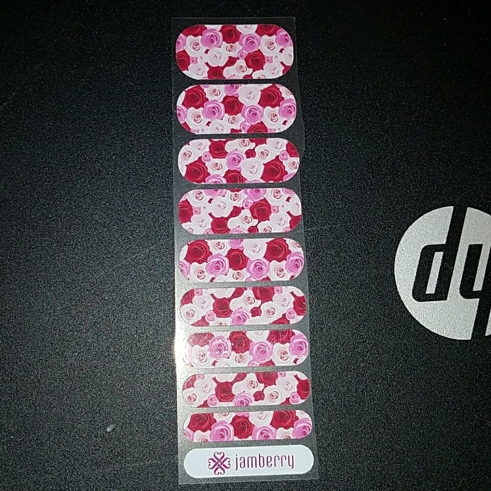 Jamberry half sleeve