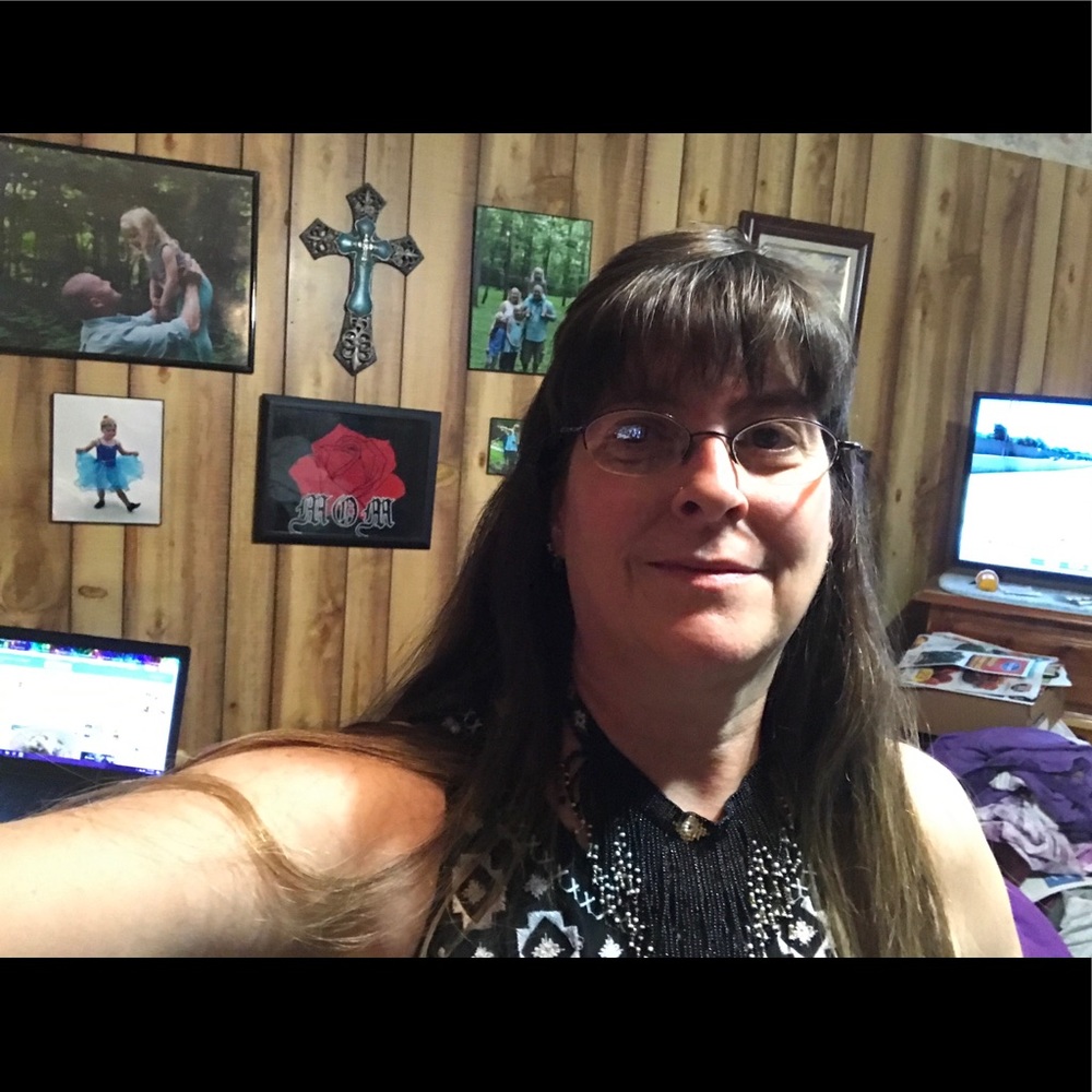 Meet your Posher, Lisa