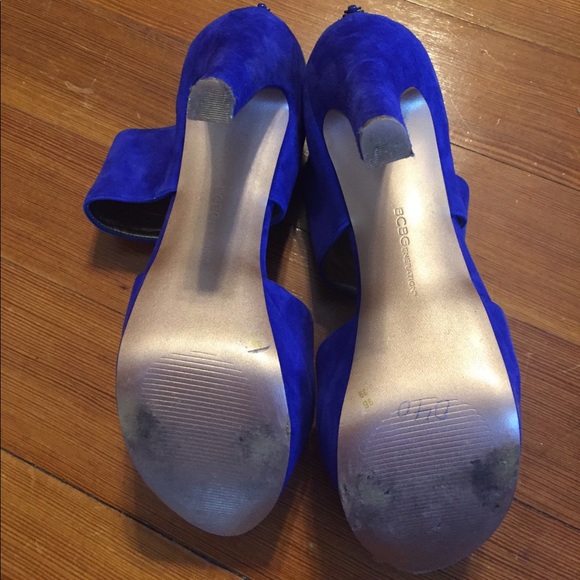 Blue suede BCBG high heels - Picture 4 of 4