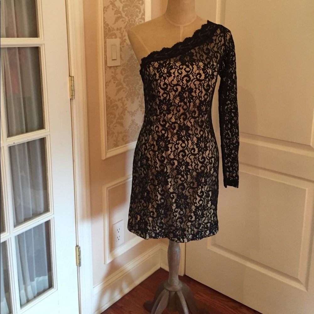 Chic Black lace dress