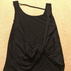 Fabletics work out top. Only worn twice.