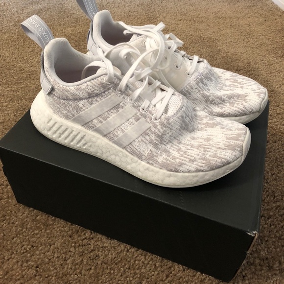 le adidas vende nmd r2s taglia 75 donne poshmark le adidas vende nmd r2s taglia 75 donne poshmark