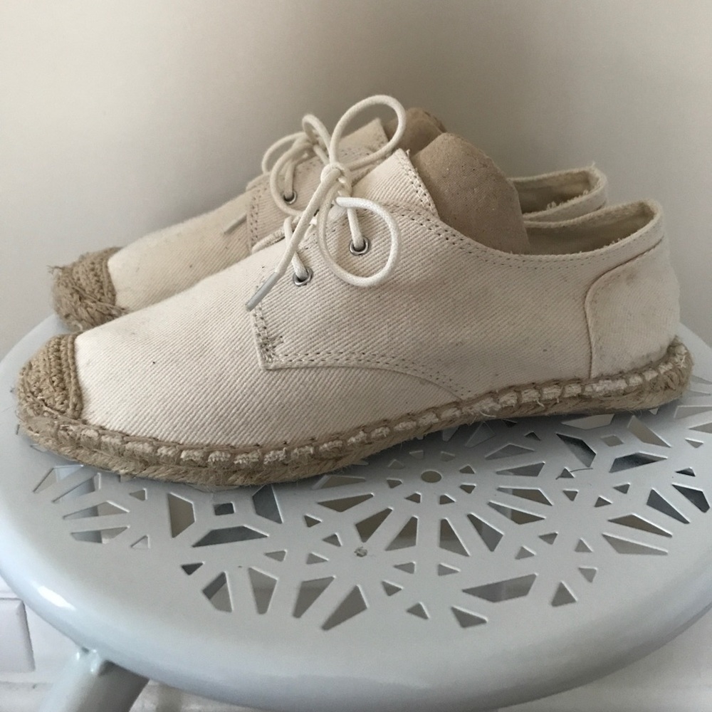 Sneakers - Picture 2 of 3